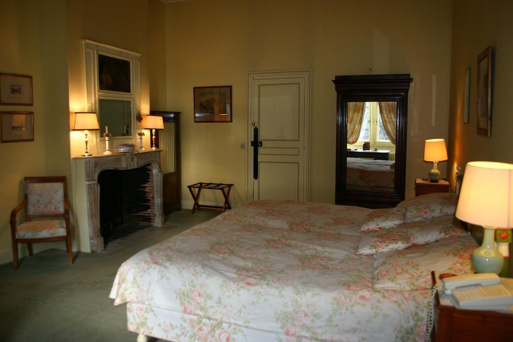 Chateau De La Verrerie Hotel Aubigny-sur-Nère Kamer foto